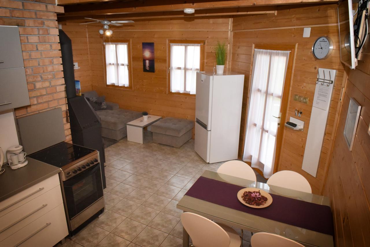 Velence Korzo Pihenohaz Villa Kapolnasnyek ภายนอก รูปภาพ